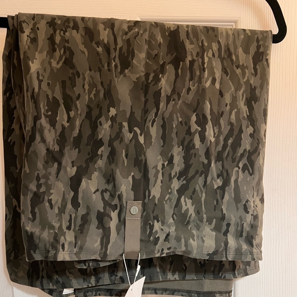 Lululemon Vinyasa Scarf - NWT